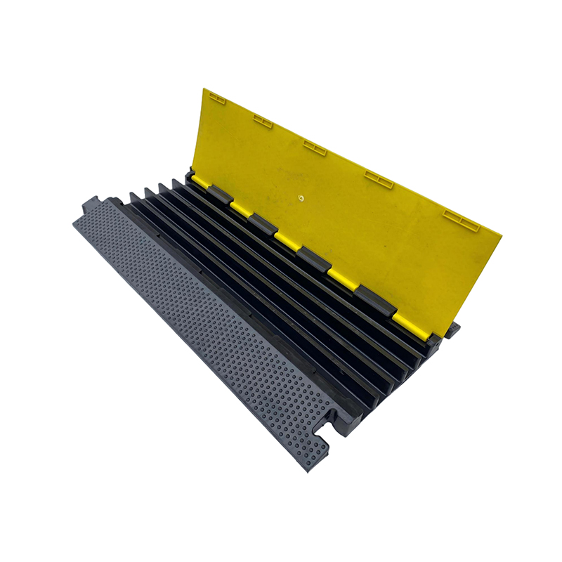 SH018-5S Kraftig modulær sammenlåsende gummi- og plastkabelbeskytter